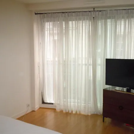 Champs Elysees Cosy 2 Bedrooms Flat, 80m2 Apartment