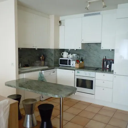 Champs Elysees Cosy 2 Bedrooms Flat, 80m2 * Paris